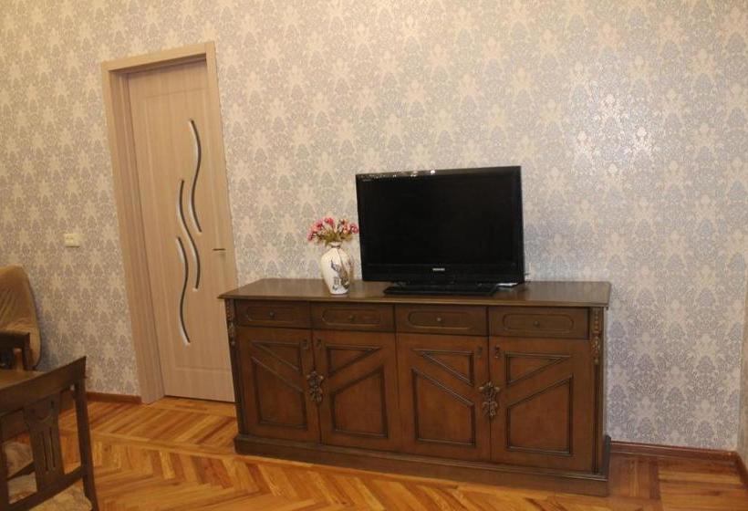 بنسيون Anna S Home