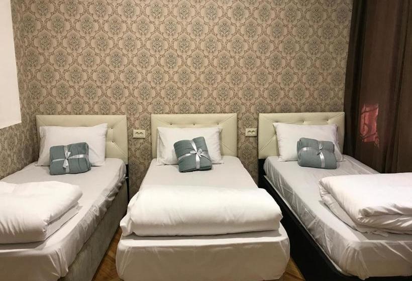 بنسيون Anna S Home