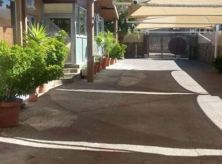 פנסיון Esperanca Guesthouse