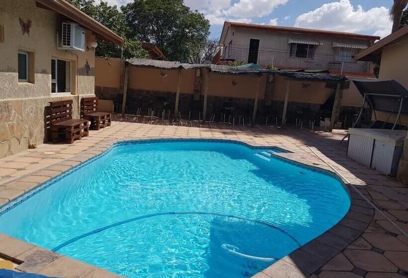 פנסיון Esperanca Guesthouse