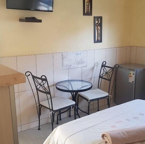 פנסיון Esperanca Guesthouse