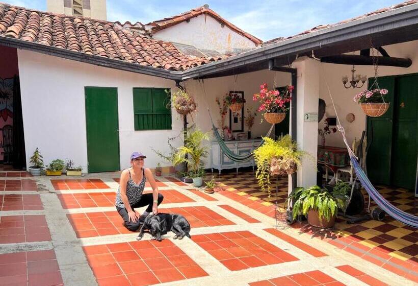 פנסיון Green Door San Gil