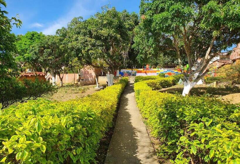 פנסיון Green Door San Gil