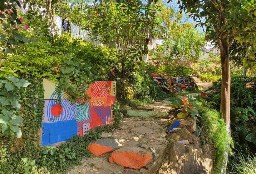 פנסיון Green Door San Gil