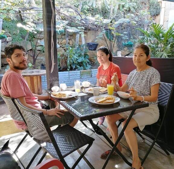 פנסיון Green Door San Gil