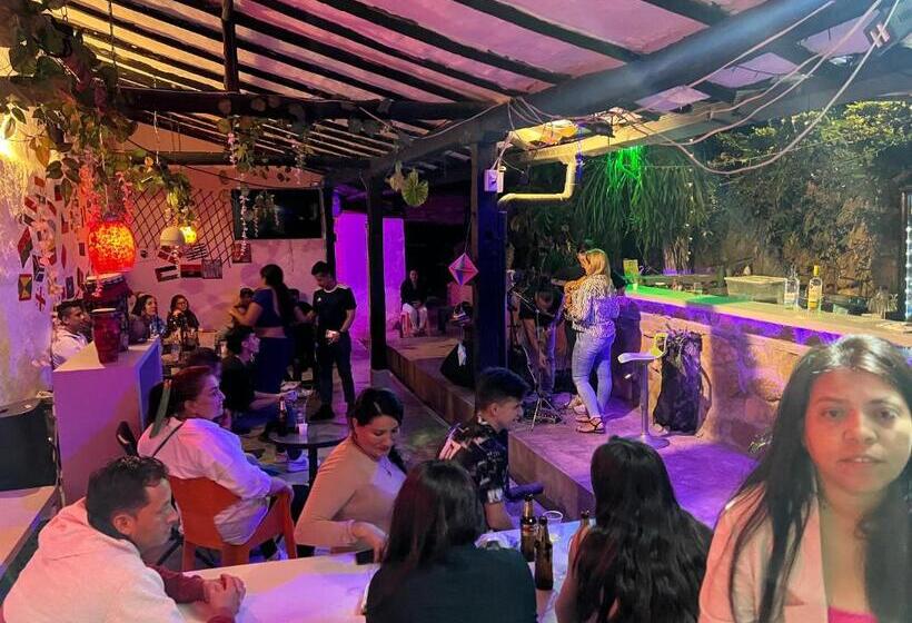 پانسیون Green Door San Gil