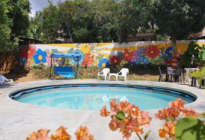 פנסיון Green Door San Gil