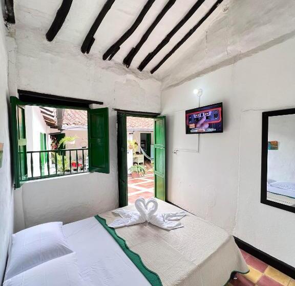 פנסיון Green Door San Gil