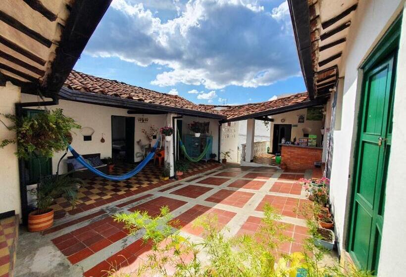 פנסיון Green Door San Gil