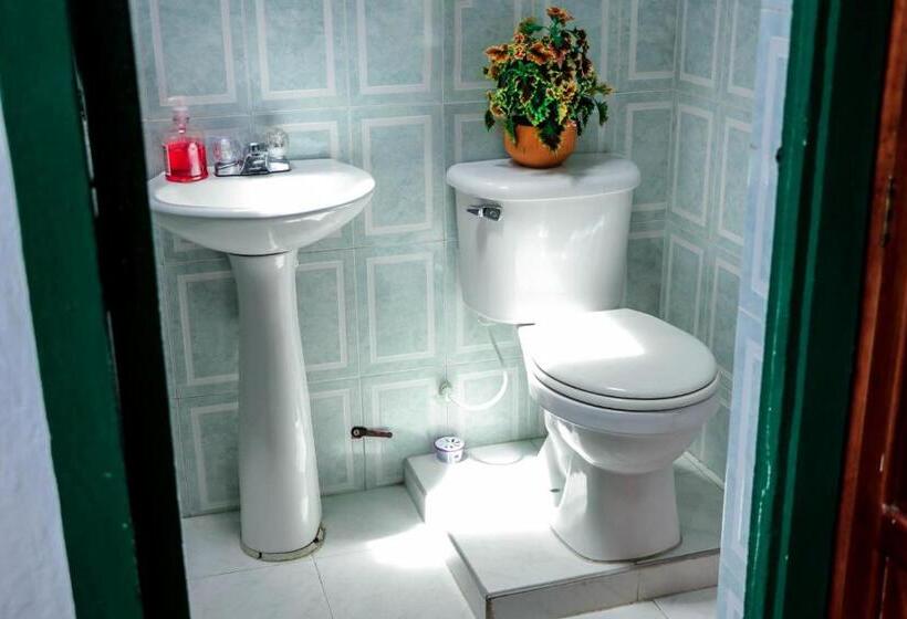 פנסיון Green Door San Gil