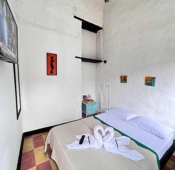 פנסיון Green Door San Gil