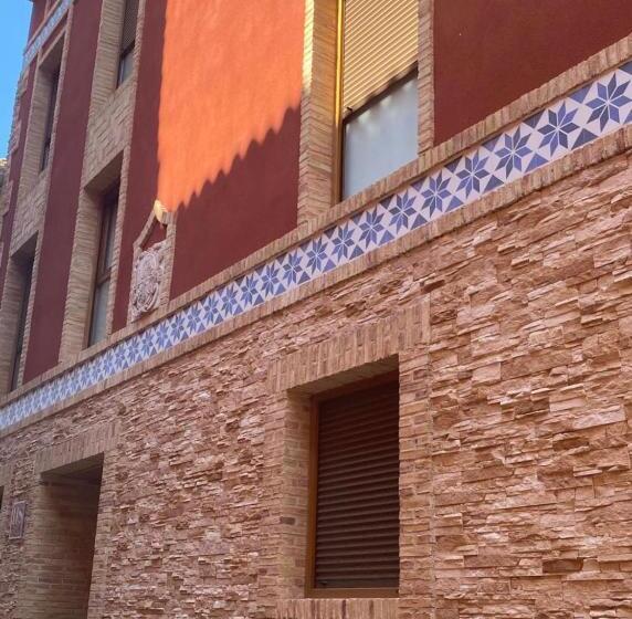 بنسيون Hostal Sara