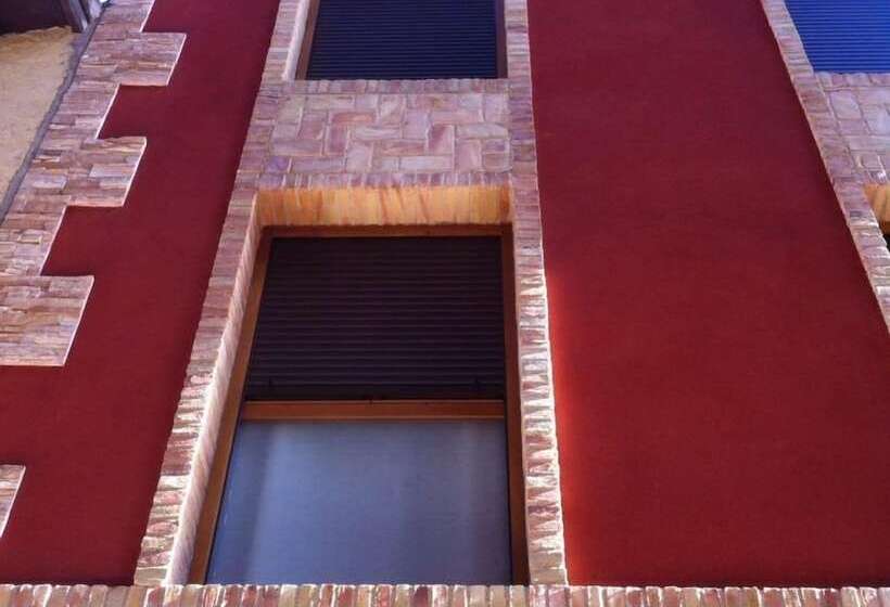 بنسيون Hostal Sara