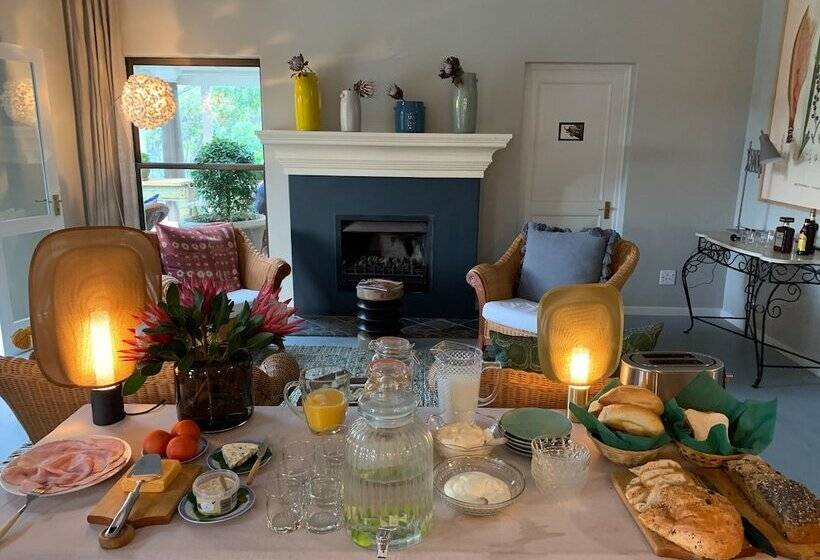 مبيت وإفطار Frogs Hill