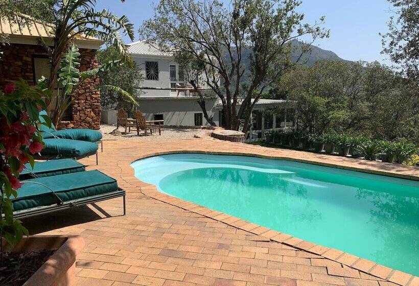 مبيت وإفطار Frogs Hill