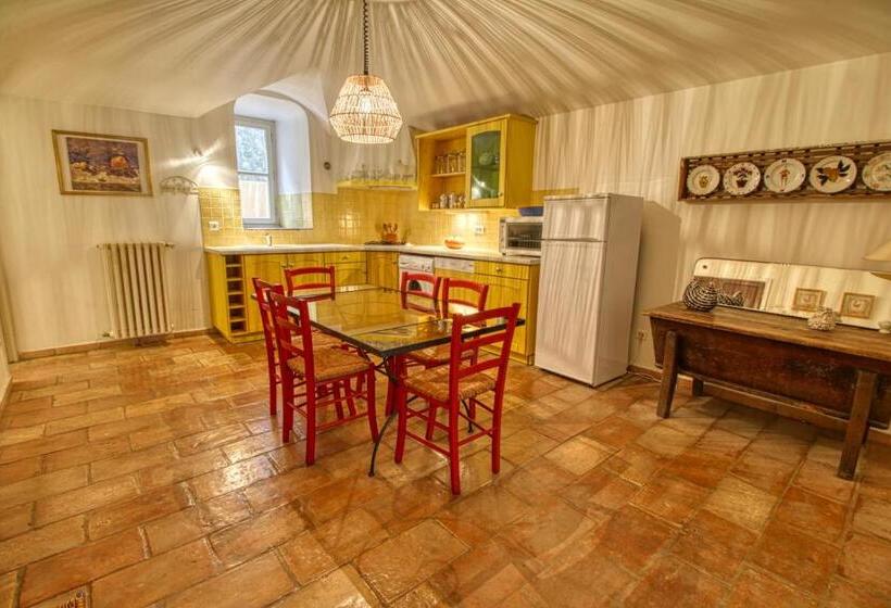 مبيت وإفطار Mas D Escattes