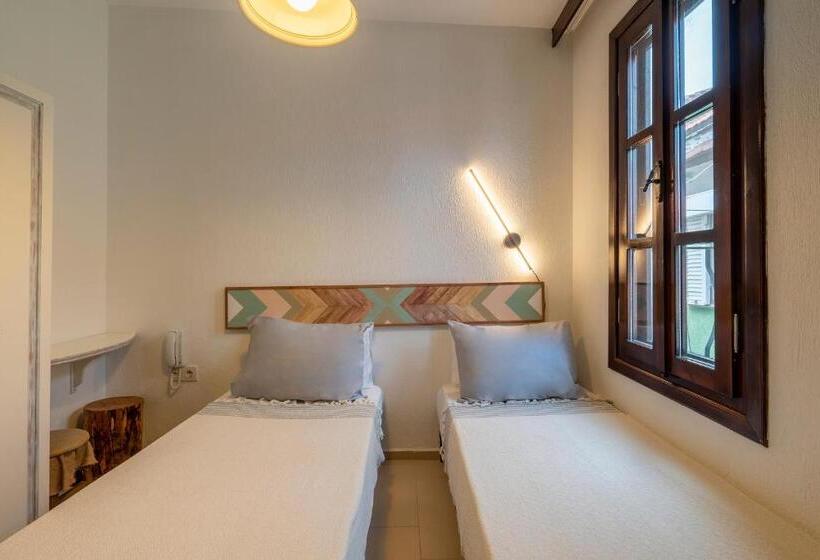 ホテル Bouti Ayvalık