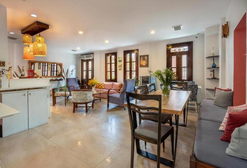 ホテル Bouti Ayvalık