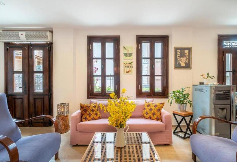 ホテル Bouti Ayvalık