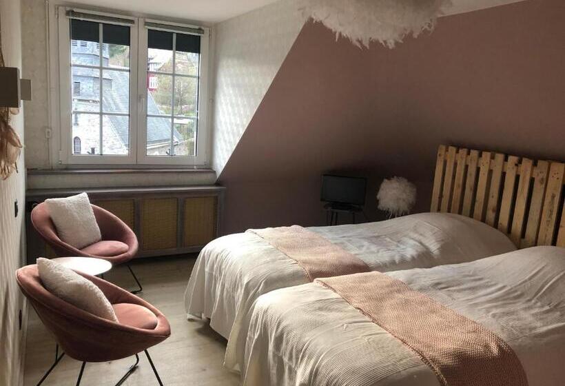 Отель Hostellerie De La Chapelle