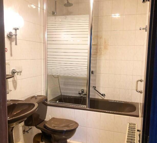 Отель Hostellerie De La Chapelle