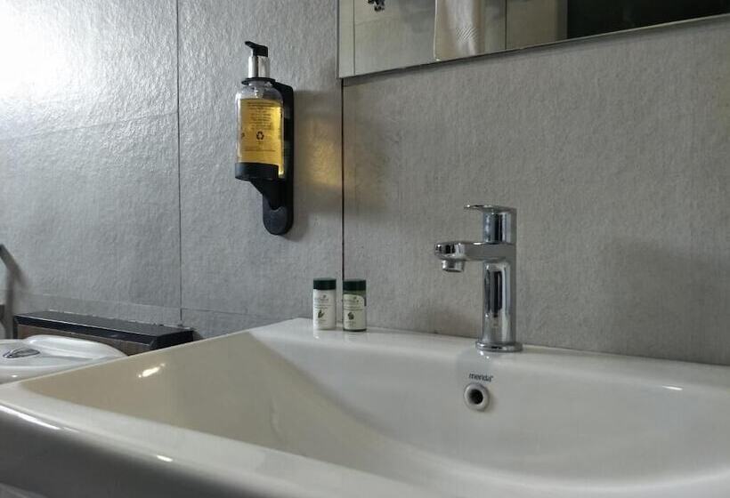 Kyriad Hotel Solapur By Othpl