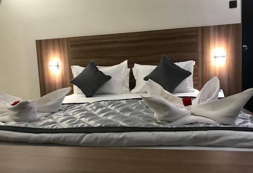 Kyriad Hotel Solapur By Othpl