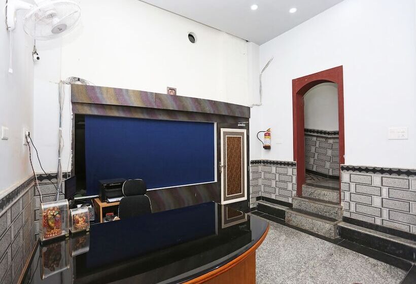 Oyo 23090 Hotel Mani Bhai Patel