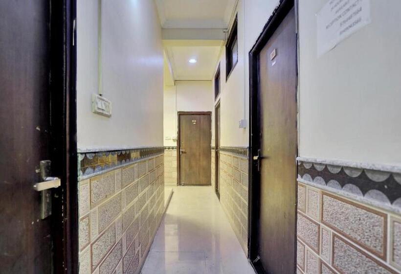 Oyo 23090 Hotel Mani Bhai Patel