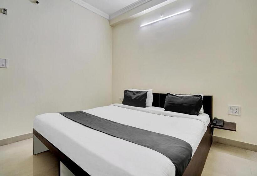 Oyo 23090 Hotel Mani Bhai Patel