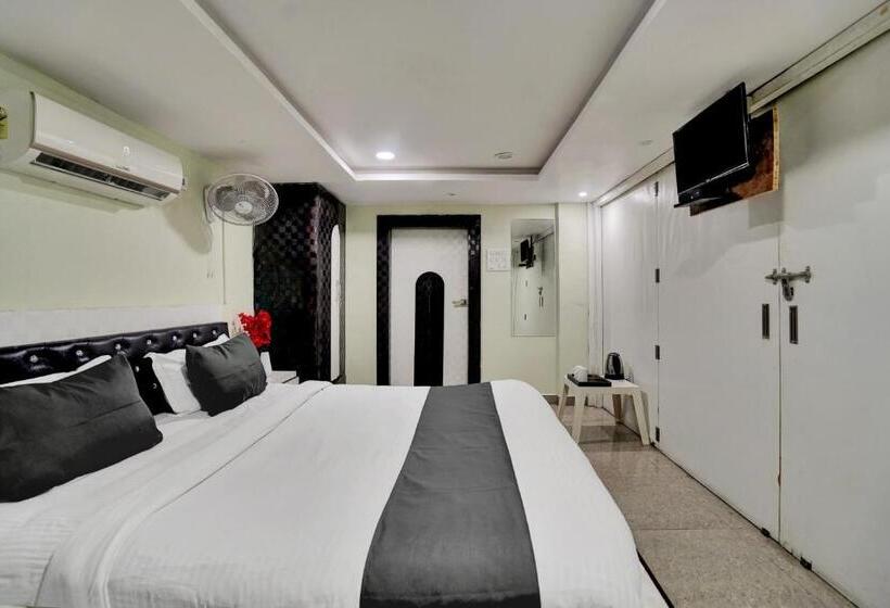 Oyo 23090 Hotel Mani Bhai Patel