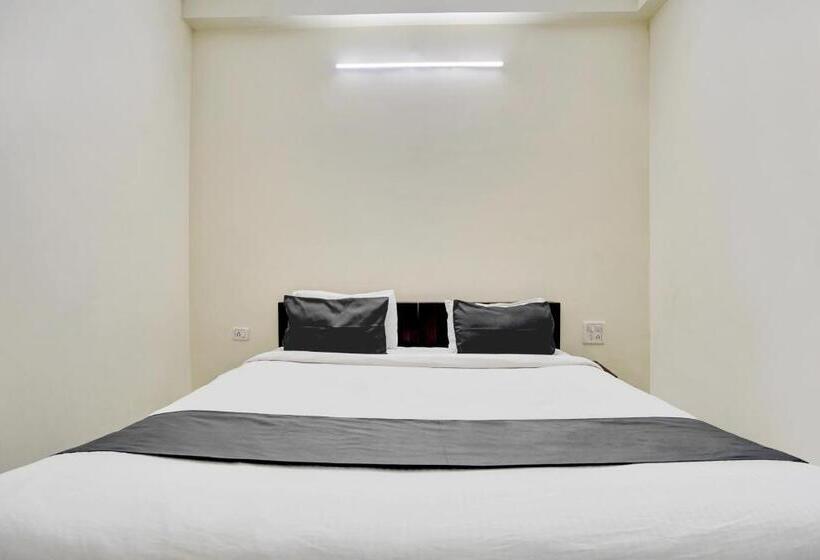 Oyo 23090 Hotel Mani Bhai Patel