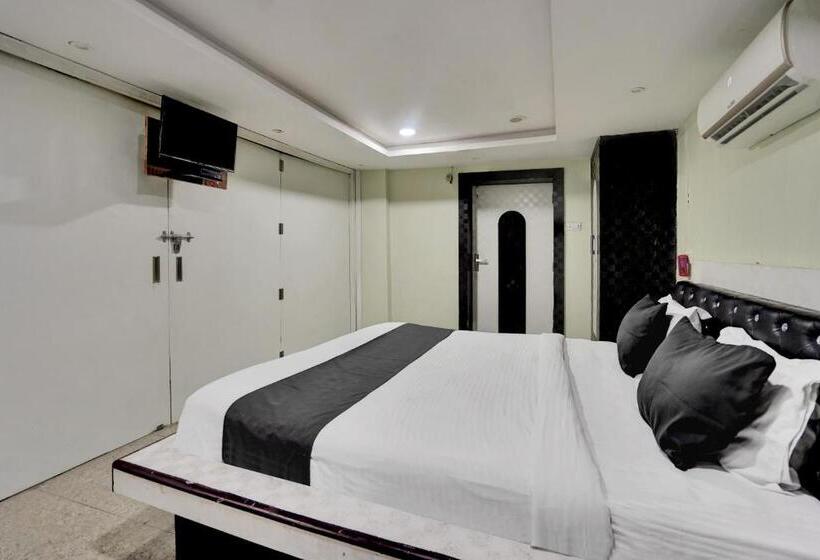 Oyo 23090 Hotel Mani Bhai Patel