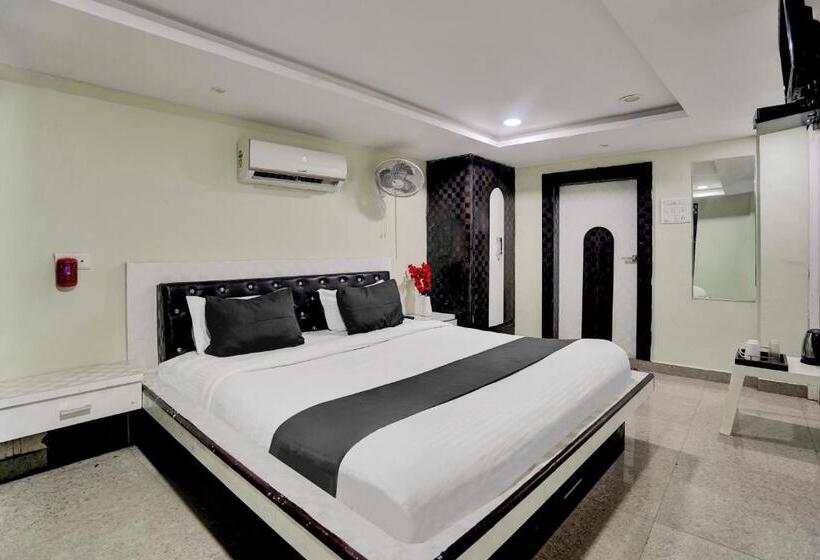 Oyo 23090 Hotel Mani Bhai Patel