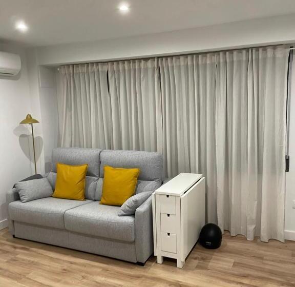 פנסיון Bienvenidos Rooms Xàtiva