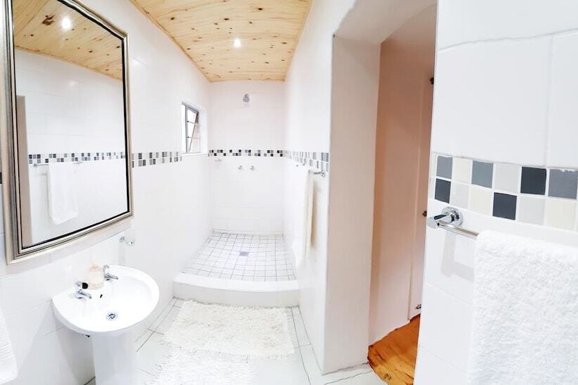 پانسیون Madeira Bed