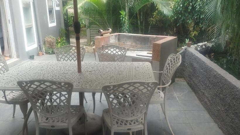 Пансион Woodpecker On Marine