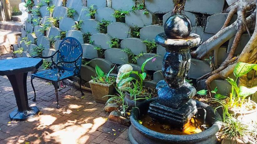 Пансион Woodpecker On Marine