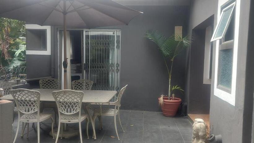 Пансион Woodpecker On Marine