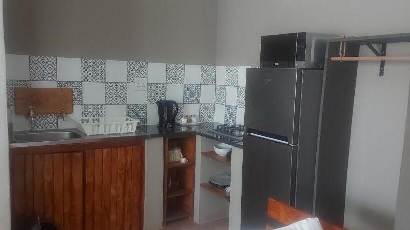 Пансион Woodpecker On Marine