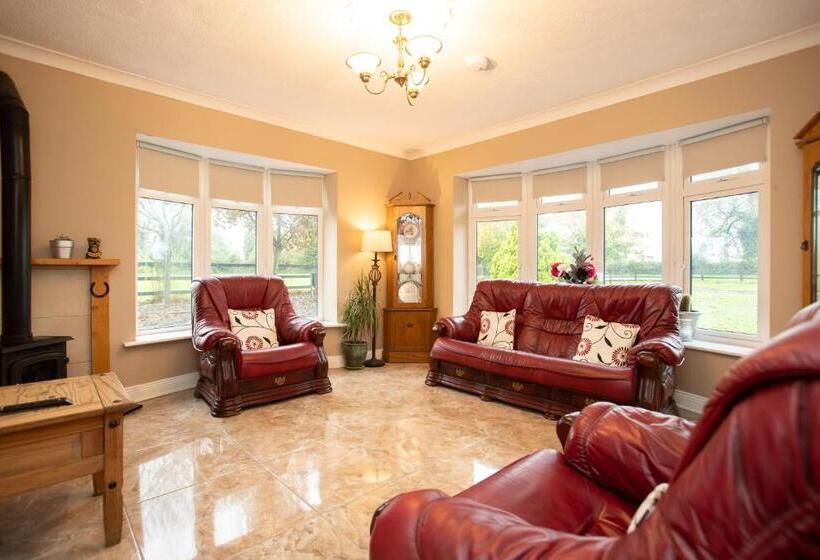 Whitaker Lodge Bed & Breakfast