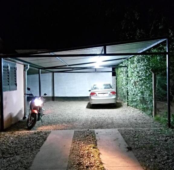 הוסטל Hostería El Peregrino