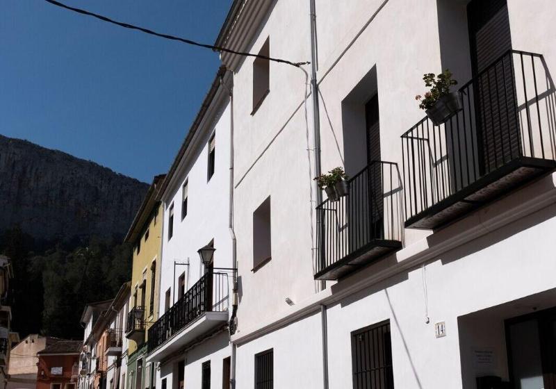 مبيت وإفطار Gomezs