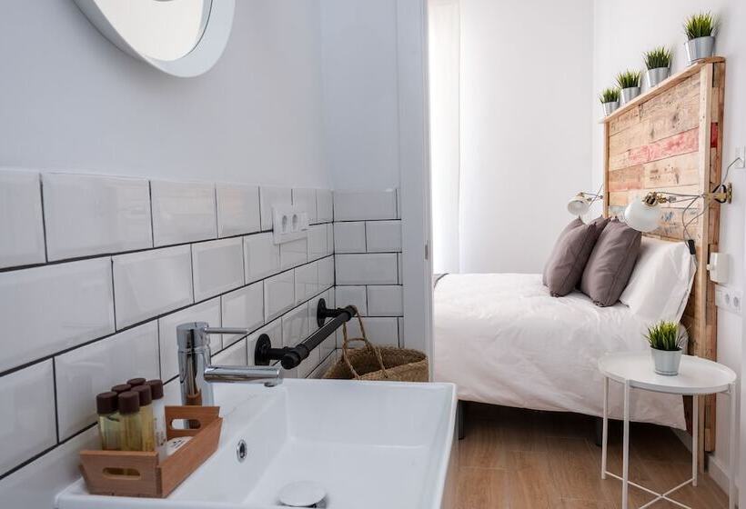 مبيت وإفطار Gomezs