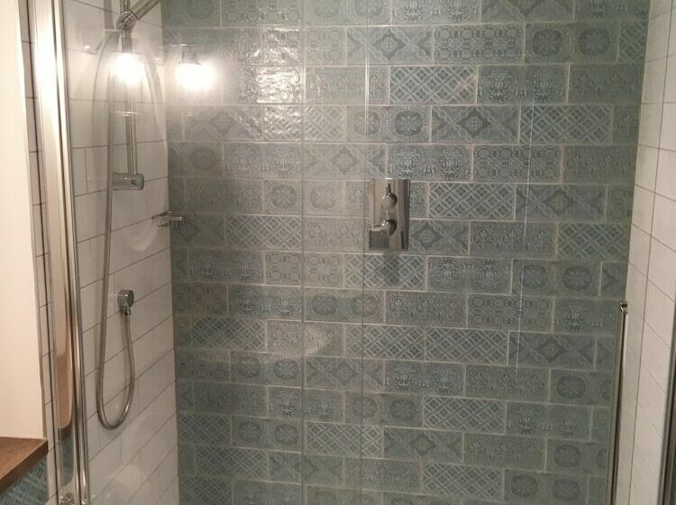 住宿加早餐 The Walhampton Arms