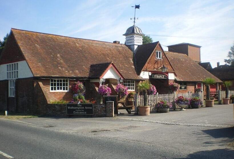 住宿加早餐 The Walhampton Arms