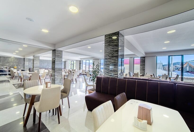 هتل Amiran S Park