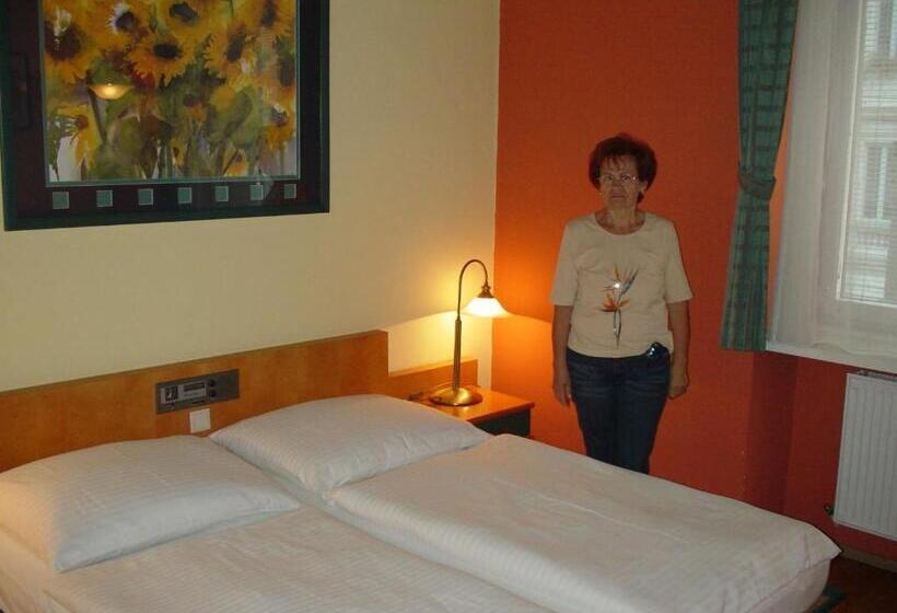 هتل Gasthof Schwabl Wirt