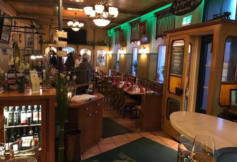 هتل Gasthof Schwabl Wirt