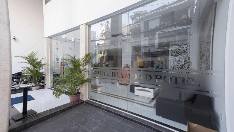 White Diamond Hotel   Airport